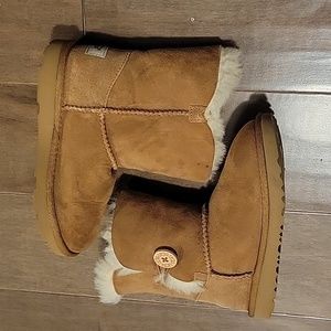 Kids UGG booties